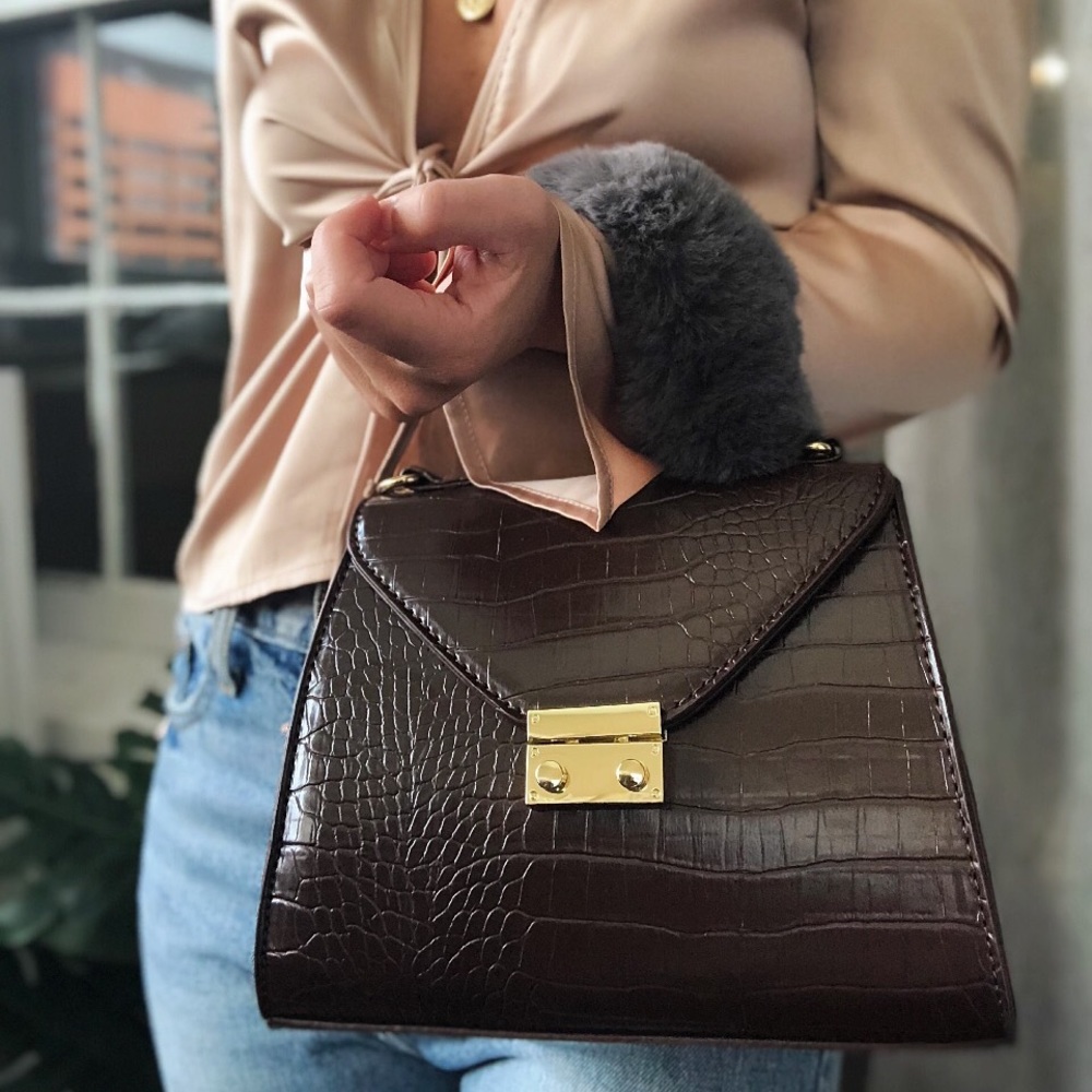 🆕Estella Brown Vegan Faux Fur Top Handle Bag - Picture 4 of 8